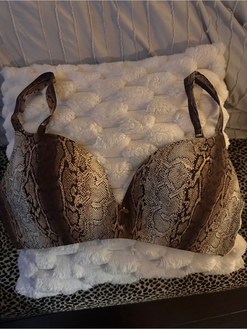 Wonderbra 38D Snakeskin  Push-Up wireless Bra